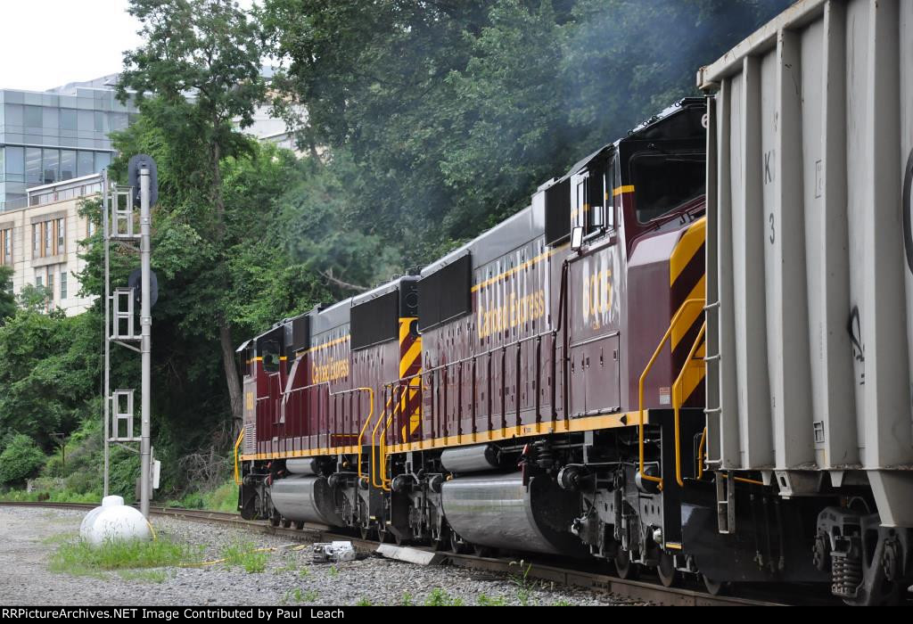 Trailing unit on northbound local